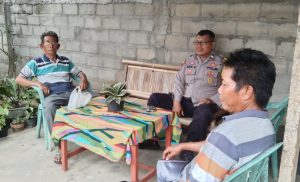 Bhabinkamtibmas Polres Metro Ajak Warga Jaga Kondusifitas dan Waspada Hoaks Menjelang Pemilu 2024