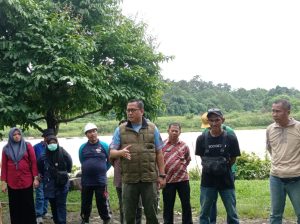 Pj Bupati Muhammad Farid Tinjau Gotong-royong di Taman Ayik Lematang Lahat