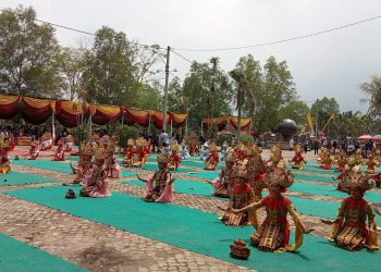 Ribuan Penari Sigeh Pengunten Ramaikan Festival Adat dan Budaya Kecamatan Gedong Tataan