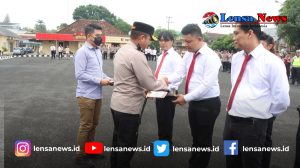 Kapolres Metro Berikan Hadiah Umroh Gratis kepada Personil yang Berprestasi
