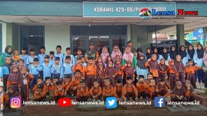Lebih Dekat dengan TNI, Anak-anak RA dan MI Mambaul Hikmah Kunjungi Koramil Purbolinggo