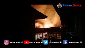 Kepulan Asap di Pasar Lama Lahat, Hanguskan Tiga Rumah Warga 