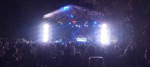 Ribuan Wisatawan Padati Pantai Sari Ringgung