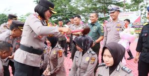 Puluhan Personil Polres Pesawaran Naik Pangkat