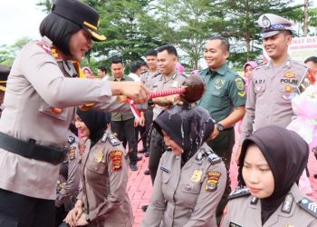 Puluhan Personil Polres Pesawaran Naik Pangkat