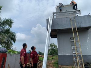 Kepala Rutan Sukadana Abdul Aziz dan Ka.KPR Tinjau Perbaikan Fasilitas Pengawasan Keamanan Rutan Sukadana