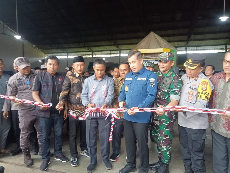 Bupati Dendi Lepas Armada Logistik Pemilu 2024