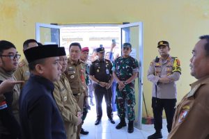 Patroli Bersama Forkopimda, Kapolres Lampung Utara Tinjau Langsung Logistik Pemilu di PPK