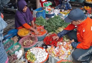 Operasi Pasar Pasca Pemilu, PJ Bupati Jeneponto Sebut Harga Komoditi Relati Terkendali