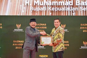 Bupati Dendi Terima Anugerah Baznas Award 2024