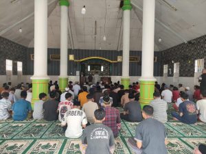 Tingkatkan Iman dan Taqwa, Rutan Sukadana Laksanakan Sholat Jumat Berjamaah