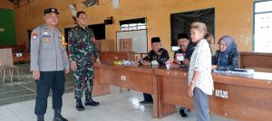 Jaga Kamtibmas Kondusif Babinsa Koramil 04/Sribhwono Monitoring Kegiatan Pilkadus