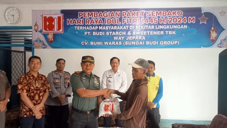 Forkopimcam Labuhan Ratu Bersinergi Bersama CV BW Bagikan Sembako Gratis