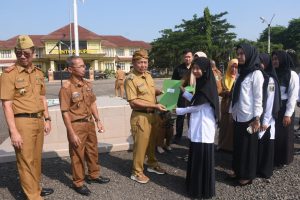 Bupati Lamtim Dawam Rahardjo Serahkan 196 Petikan SK PPPK TA 2023