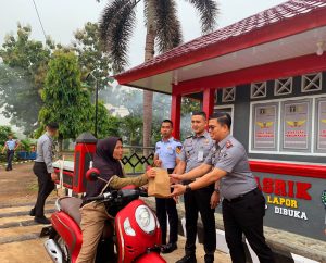 Rutan Sukadana Gelar Bagi Takjil Gratis untuk Masyarakat