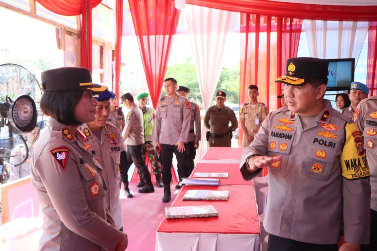 Kapolres Maya Dampingi Wakapolda Lampung Pantau Arus Mudik di Simpang Tugu Pengantin