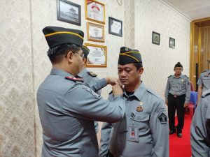 Kepala Rutan Sukadana Sematkan Tanda Kenaikan Pangkat kepada 4 (Empat) PNS Rutan Sukadana