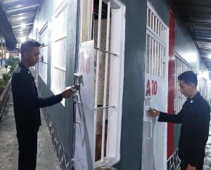 Cegah Gangguan Keamanan, Regu Pengaman Rutan Sukadana Gelar Troling pada Blok Hunian