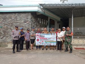 Antisipasi DBD, TNI-Polri Bersama Warga Gotong Royong Berantas Sarang Nyamuk
