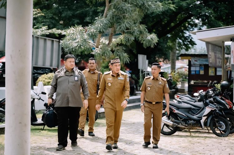 Bupati Dendi Apresiasi Monitoring Tim KPK RI di Desa Hanura