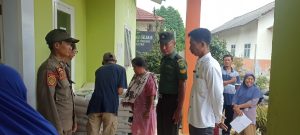 Pastikan Aman Serta Tepat Sasaran, Babinsa Kawal Pendistribusian Bansos CPP