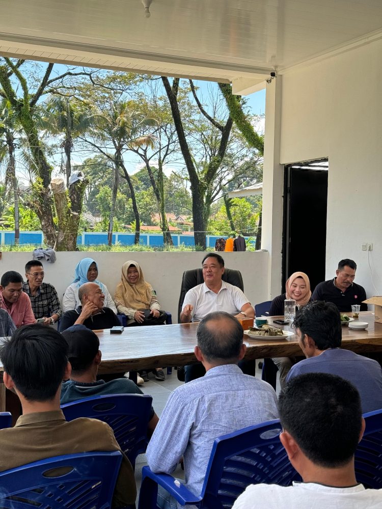 Silaturahmi Masyarakat dan Tim Pemenangan H.cik Ujang