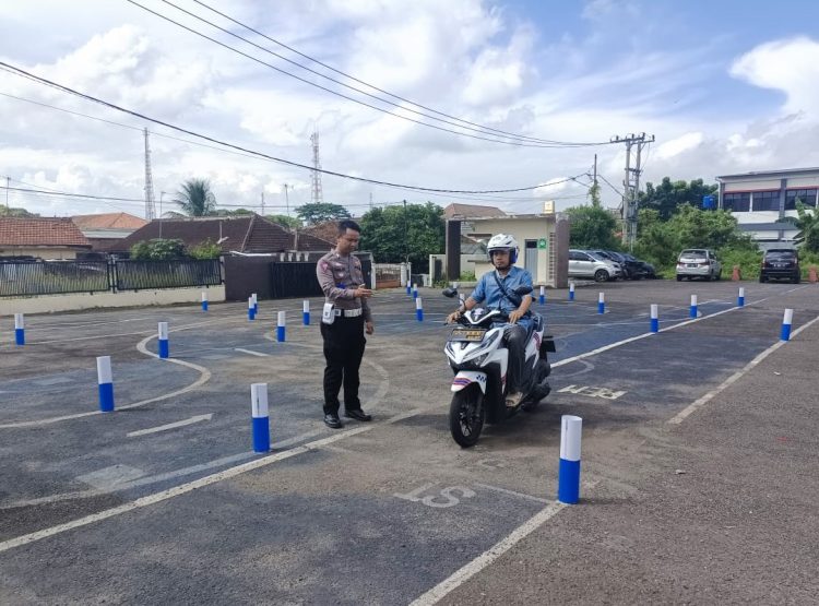 Polres Metro Berikan Pelayanan Terbaik dan Humanis Saat Penerbitan SIM