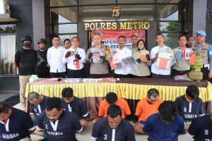 Konferensi Pers, Polres Metro Ungkap 13 Kasus Selama 14 hari Ops Sikat Krakatau 2024