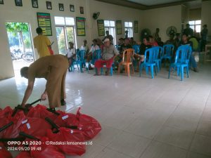 Desa Adi Rejo Salurkan Pakaian Seragam untuk 31 Linmas