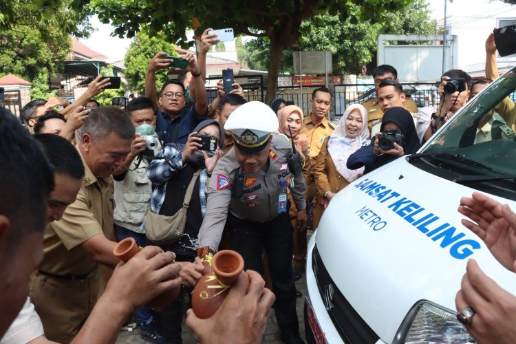 Kasat Lantas Launching Mobil Samsat Keliling