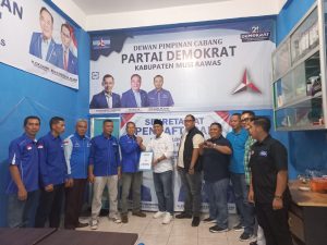 Calon Bupati Musirawas Sohidin Kembalikan Formulir Pendaftaran ke Partai Demokrat