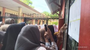 Moment Bahagia Peserta PPDB UPT SMKN 1 Jeneponto Melihat Hasil Seleksi