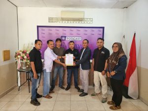 Hasil Evaluasi, Eko Wahyuntoro Terima SK Ketua SMSI Lampung Timur