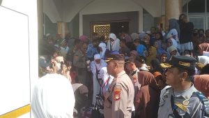 Suasana Haru Iringi Pelepasan Calon Jamaah Haji Jeneponto