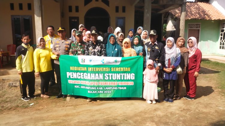 Danramil 05/Sukadana Bersama Anggota Hadiri Gerakan Intervensi Serentak Pencegahan Stunting