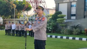 Kabid Dokkes Polda Sumsel Kombes Pol dr Syamsul Bahar Pimpin Apel Pagi di Mapolda