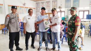 Ratusan Warga Sukadadi Antusias Terima Beras Bapanas