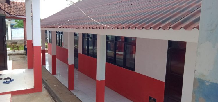 Kepala Sekolah Apresiasi Pekerjaan Revitalisasi SDN 1 Sajira Mekar