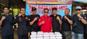 DPC GRIB jaya Kota Metro Bagikan Makanan Gratis