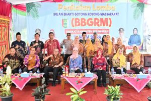 Ketua TP-PKK Pesawaran Beri Penilaian BBGRM di Desa Pekondoh