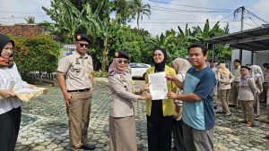 BPN Pesawaran Serahkan Sertifikat Elektronik Dibarangi dengan Sosialisasi