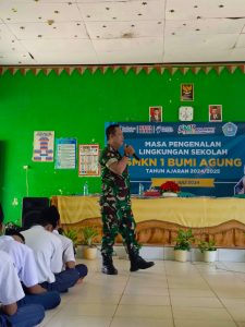 Sertu Joko Saptono Isi Materi MPLS di SMKN 1 Bumi Agung 