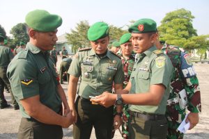 Tegas, Cegah Judol Dikalangan Prajurit dan PNS Dandim 0429/Lamtim Cek HP Anggota