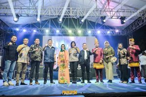 Bupati Dendi Terharu, Ribuan Masyarakat Tumpah Ruah Rayakan HUT Pesawaran