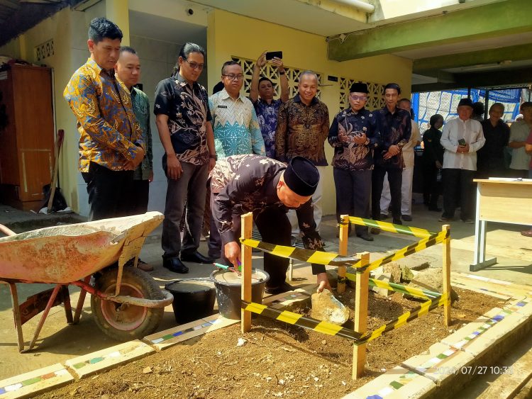 Peletakan Batu Pertama Pembangunan Aula SMAN 1 Banjar Dihadiri Bacalon Walkot Banjar Nana Suryana