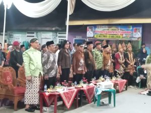 Ribuan Masyarakat Bagelen Antusias Tonton Pagelaran Wayang Kulit