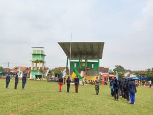 Babinsa Koramil 429-14/Jabung Latih Paskibra Tingkat Kecamatan