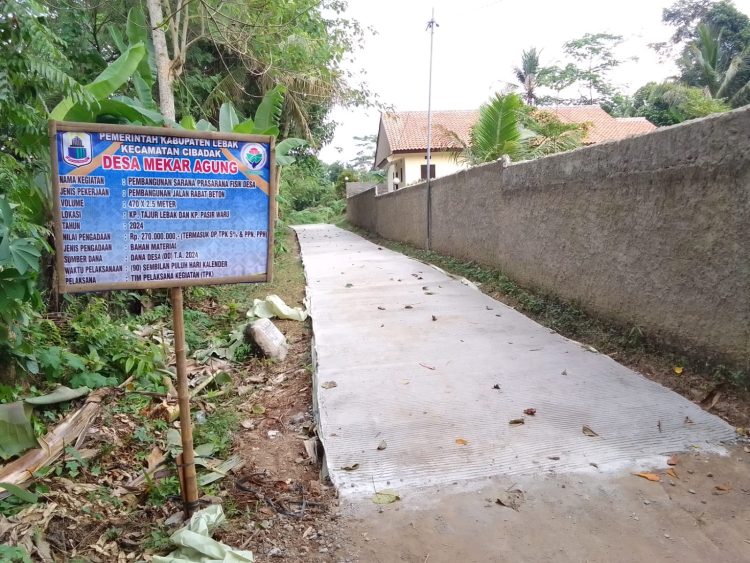 Pemdes Mekar Agung Realisasi Bangun Rabat Beton