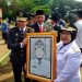 Pemberian Cinderamata Warnai Penyerahan SK Remisi Bagi Dua Warga Binaan