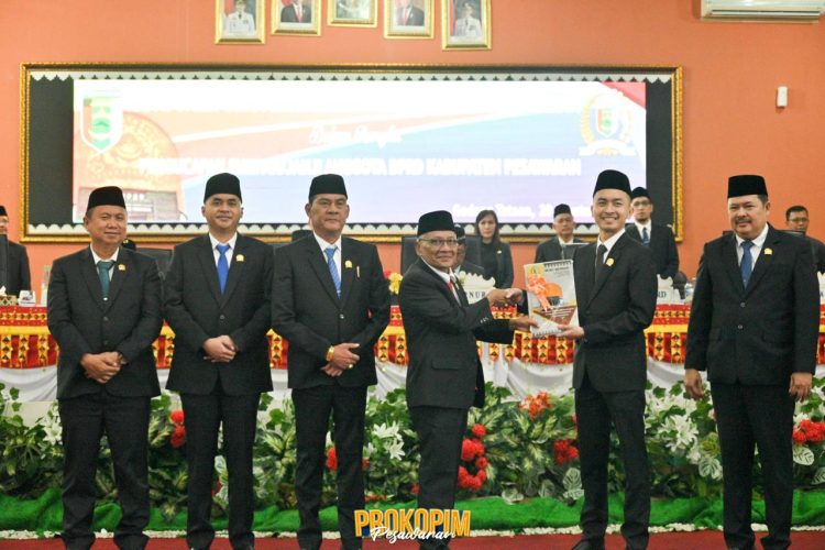 DPRD Pesawaran Gelar Rapat Paripurna Pengucapan Sumpah Janji Anggota DPRD Periode 2024-2029
